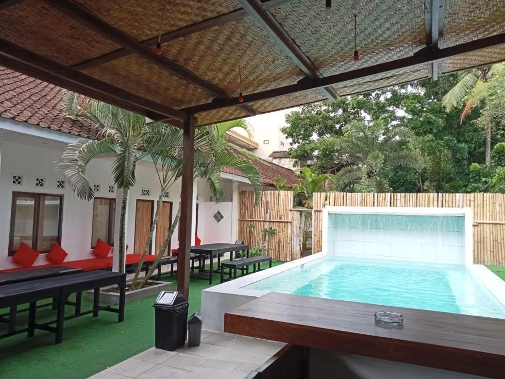 Indonesia Backpacker Hostels Kuta  Ngoại thất bức ảnh