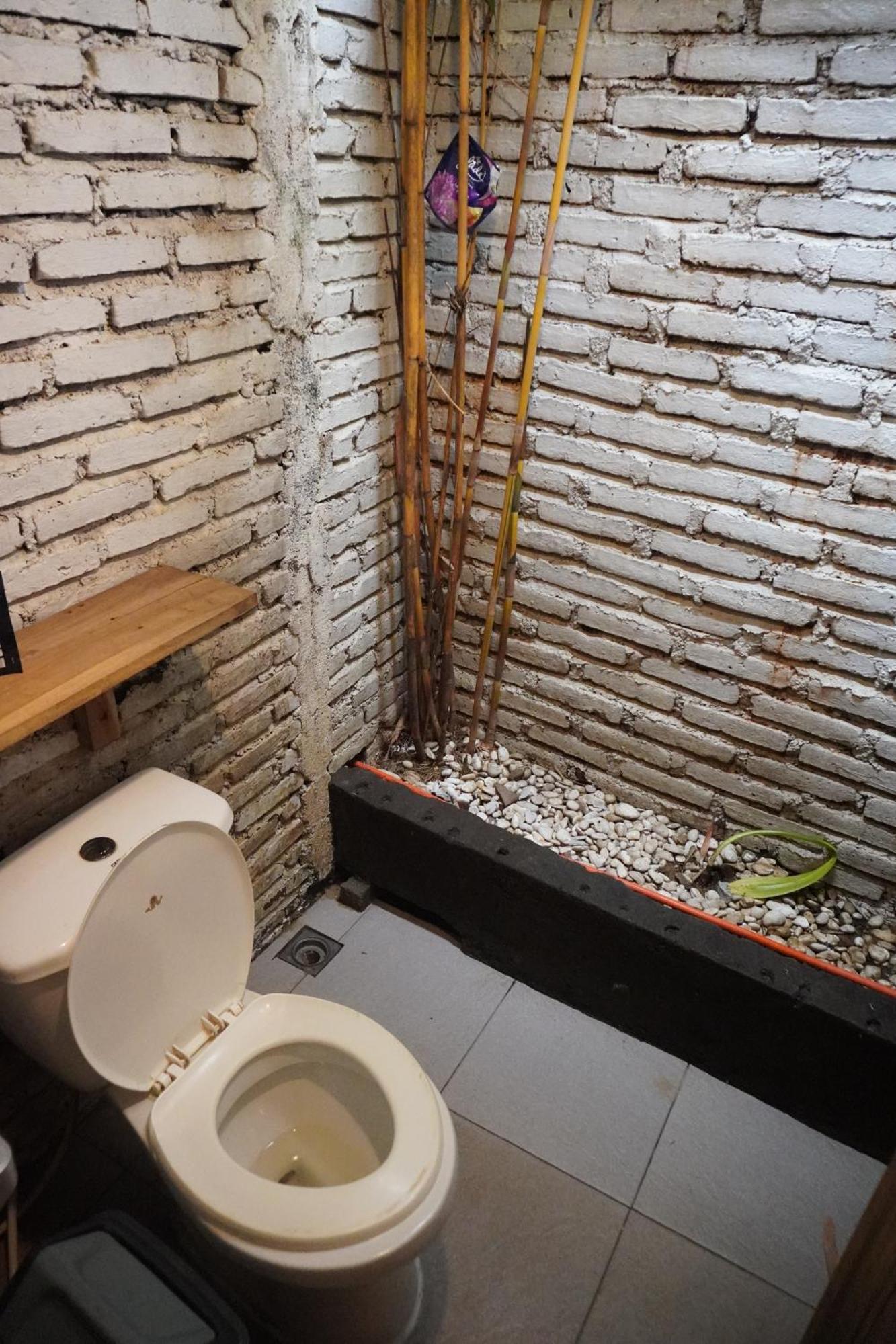 Indonesia Backpacker Hostels Kuta  Ngoại thất bức ảnh