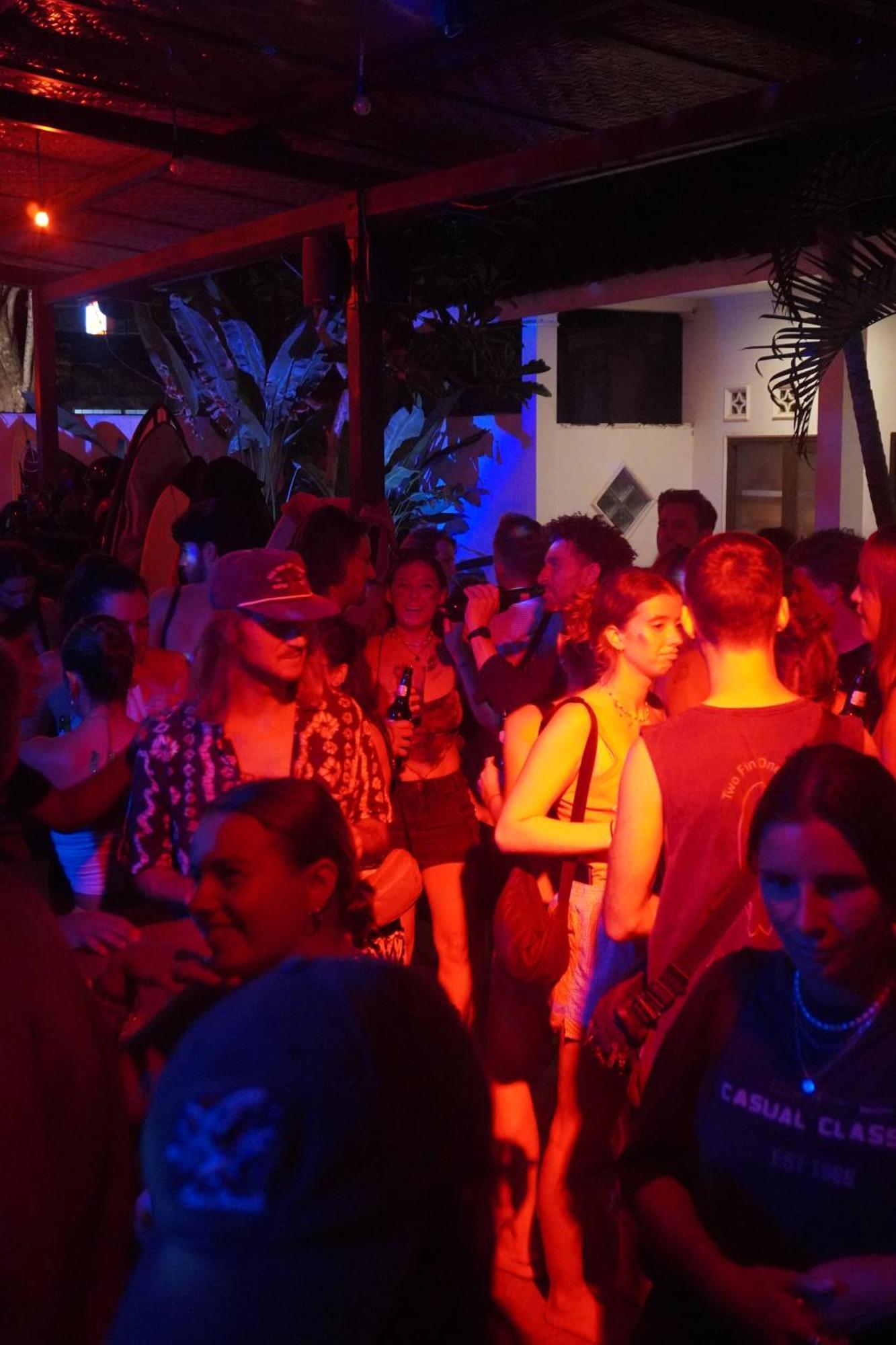 Indonesia Backpacker Hostels Kuta  Ngoại thất bức ảnh